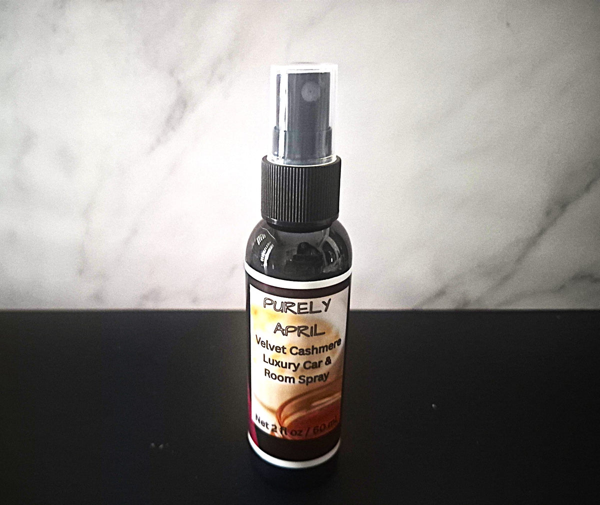 The Vibe: Bold, mysterious, and high-end boutique.
The Vibe: Cozy, warm, and lavishly sweet.The Scent Profile: Oatmeal Honey & Almond Vanilla.Product Description:Immerse your space in pure comfort. Gilded Honey is a decadent, rich blend of warm, golden honeycomb and creamy almond milk, draped over a base of smooth vanilla bean. It wraps your car or room in a cozy, bakery-sweet warmth that feels like a luxury blanket on a chilly morning drive.